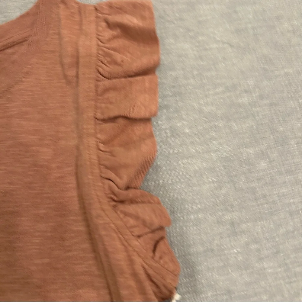 NWT Ruffle sleeve tank - Picture 4 of 7